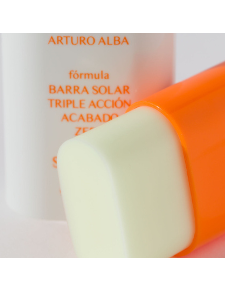 ARTURO ALBA BARRA SOLAR TRIPLE ACCIÓN Acabado Zero SPF 50+ PA++++
